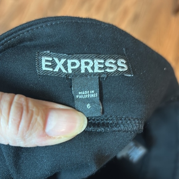 Express Black Mini Skirt, V design, cut up hem, 6 - Picture 6 of 8